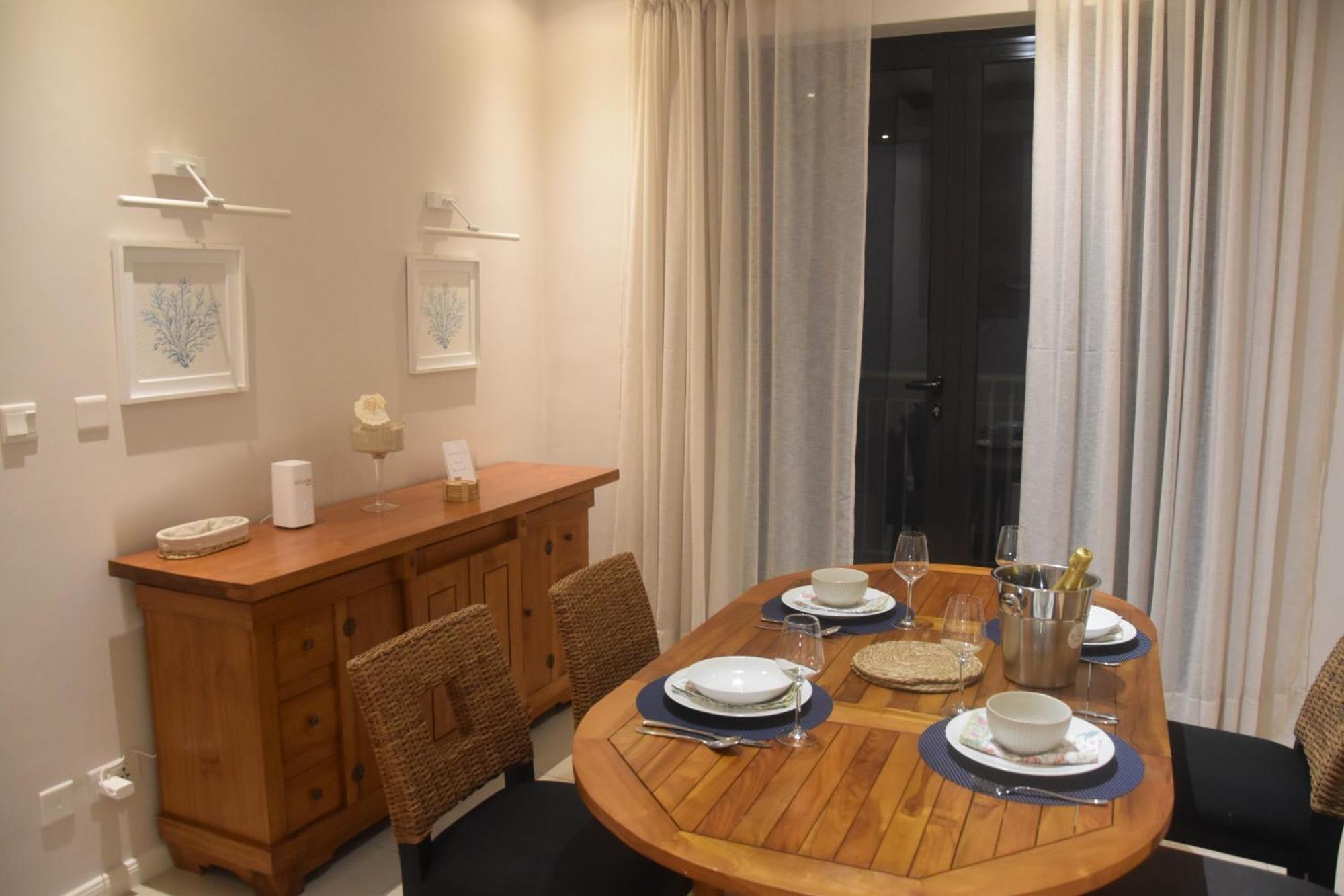 Blue Waves Beachfront Penthouse Flic en Flac Ngoại thất bức ảnh