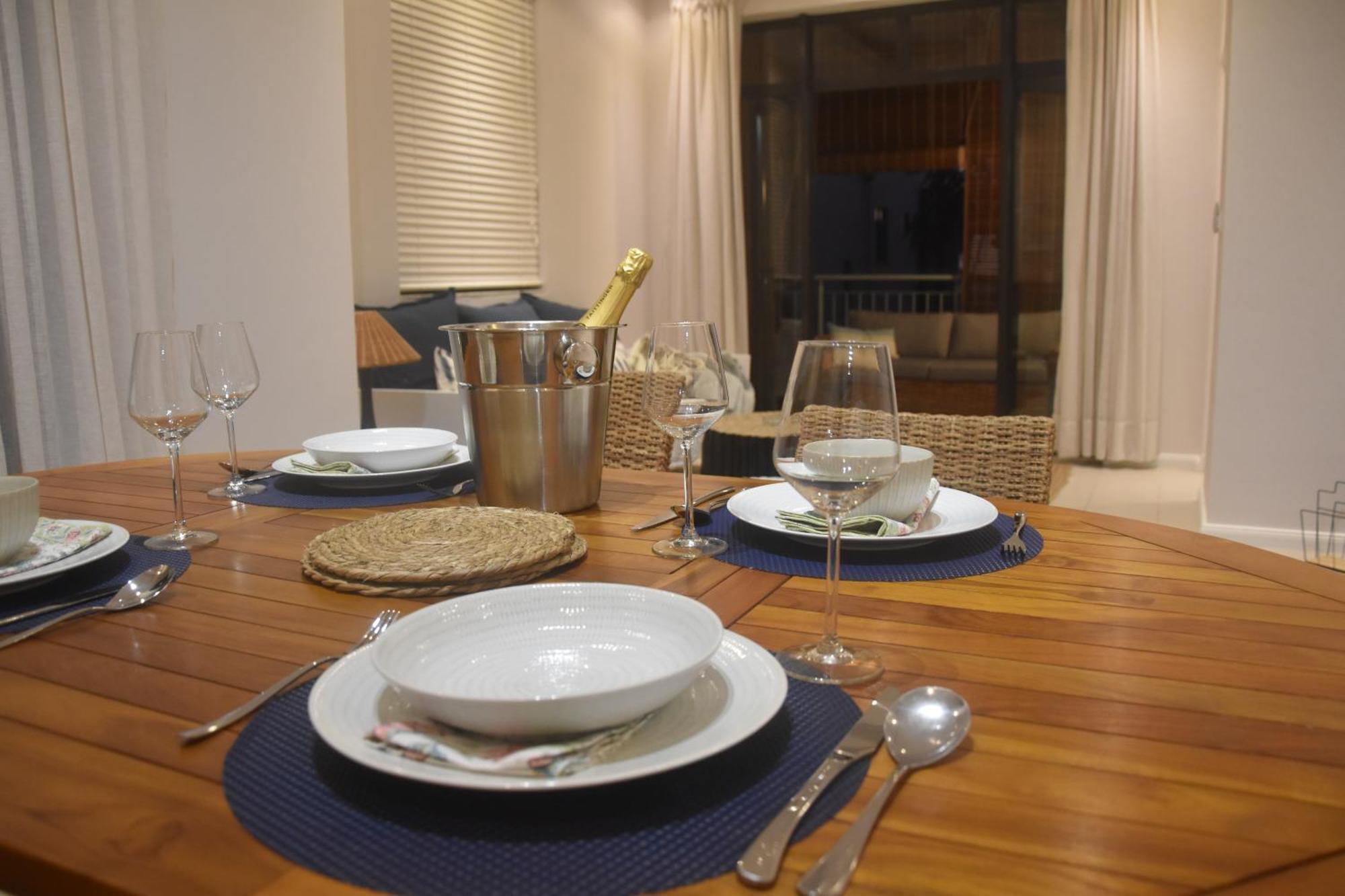 Blue Waves Beachfront Penthouse Flic en Flac Ngoại thất bức ảnh