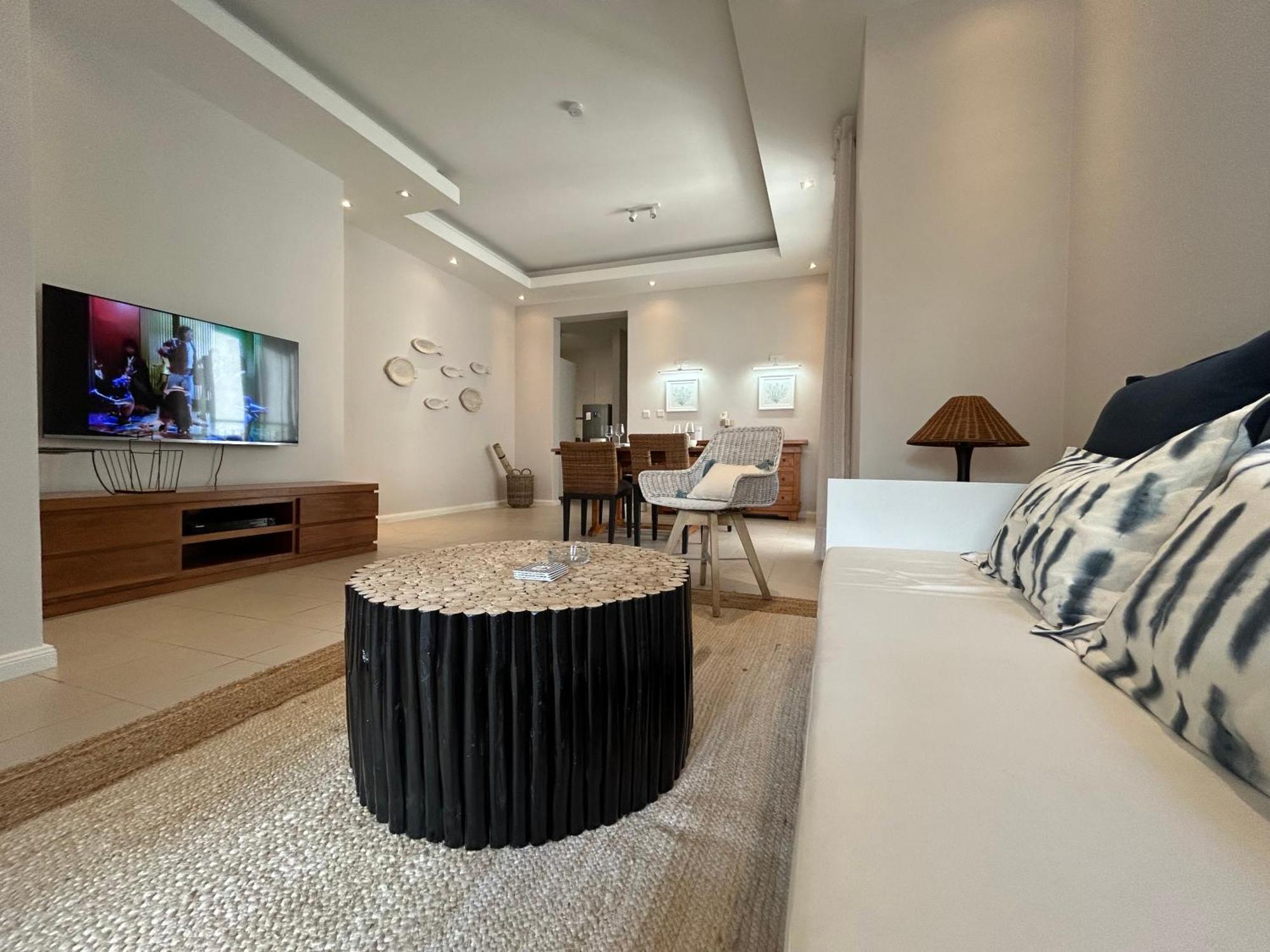 Blue Waves Beachfront Penthouse Flic en Flac Ngoại thất bức ảnh