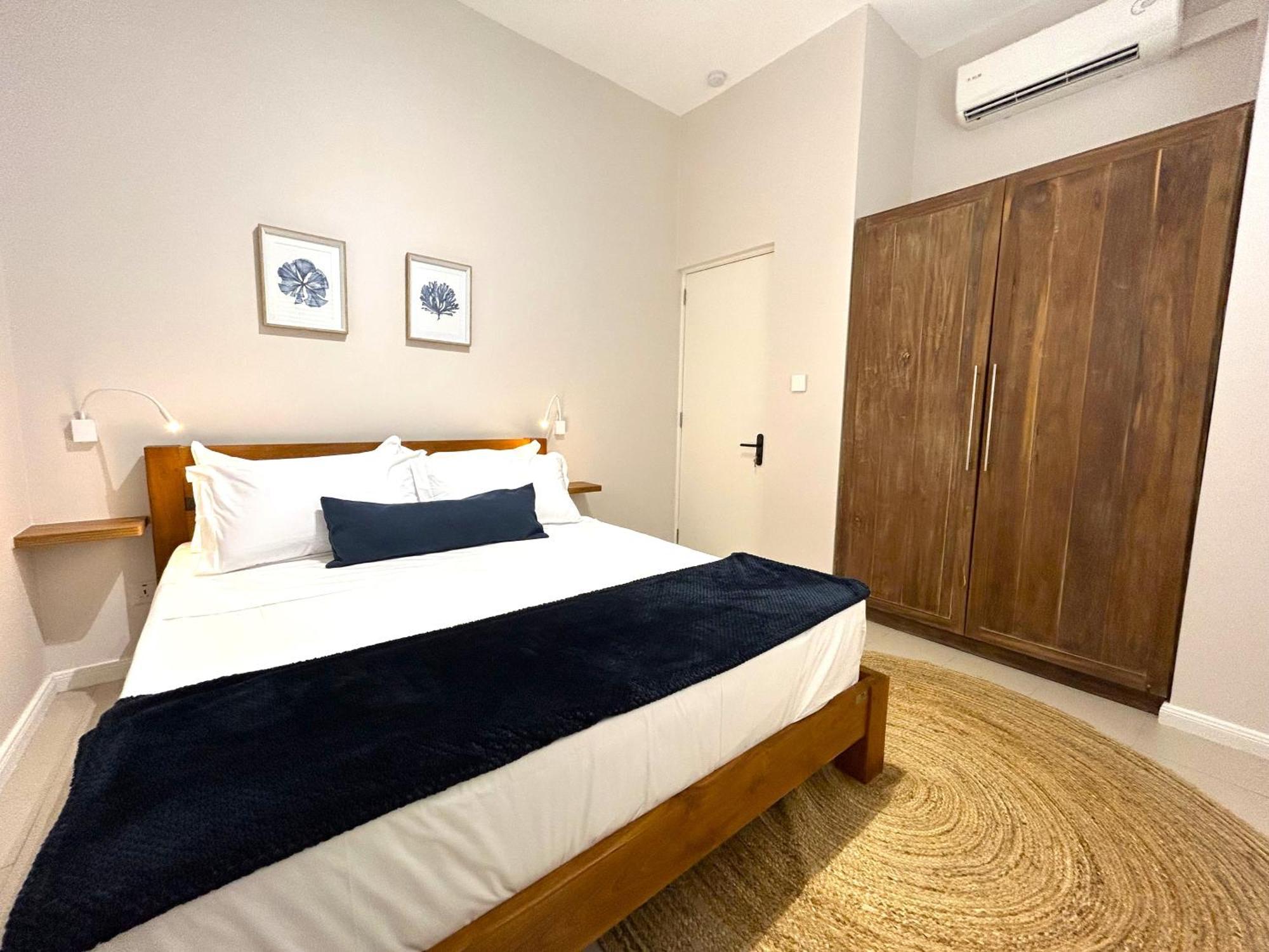 Blue Waves Beachfront Penthouse Flic en Flac Ngoại thất bức ảnh