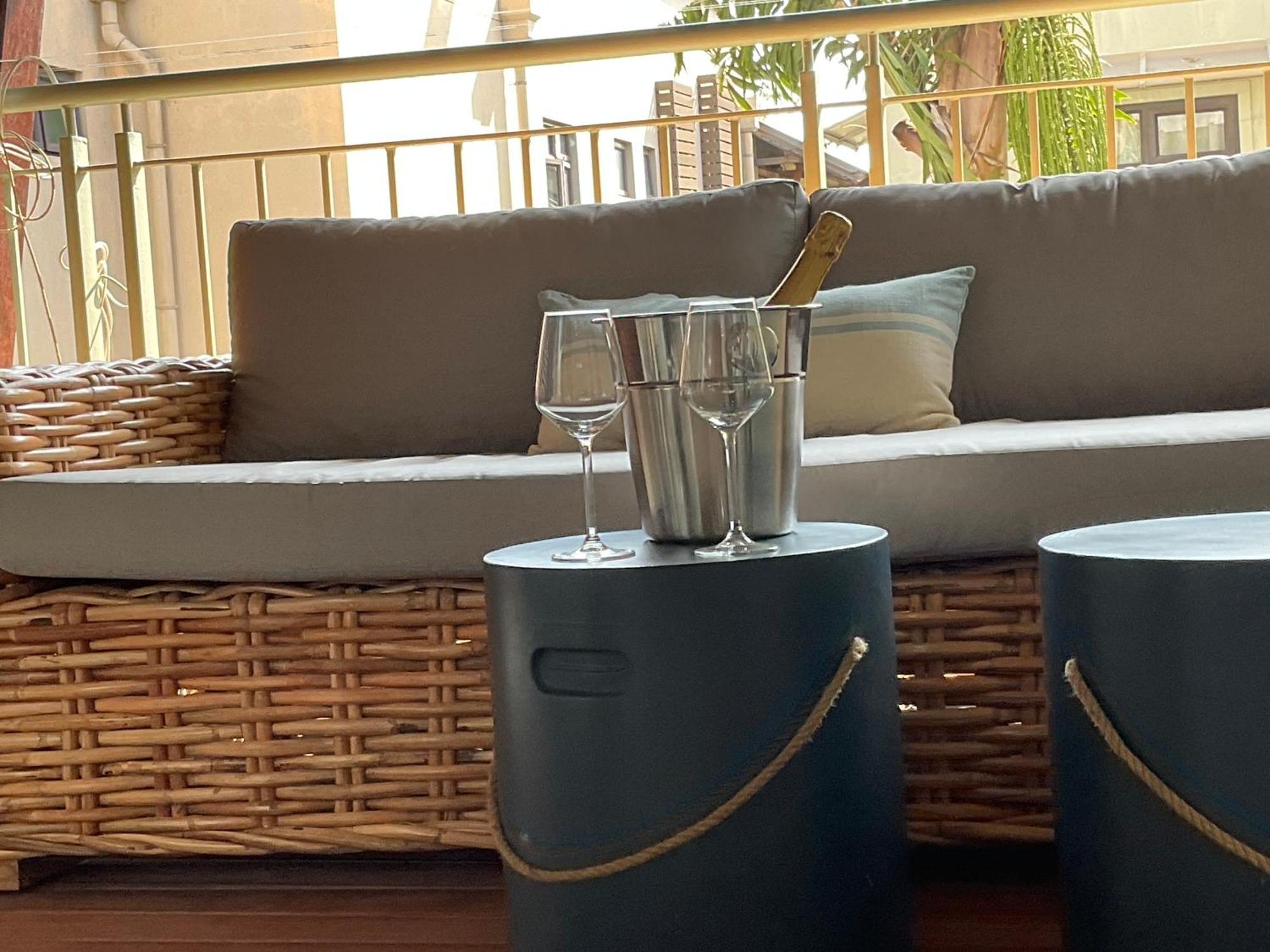 Blue Waves Beachfront Penthouse Flic en Flac Ngoại thất bức ảnh
